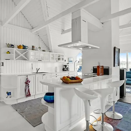 Cozy In With Kitchen Holiday home